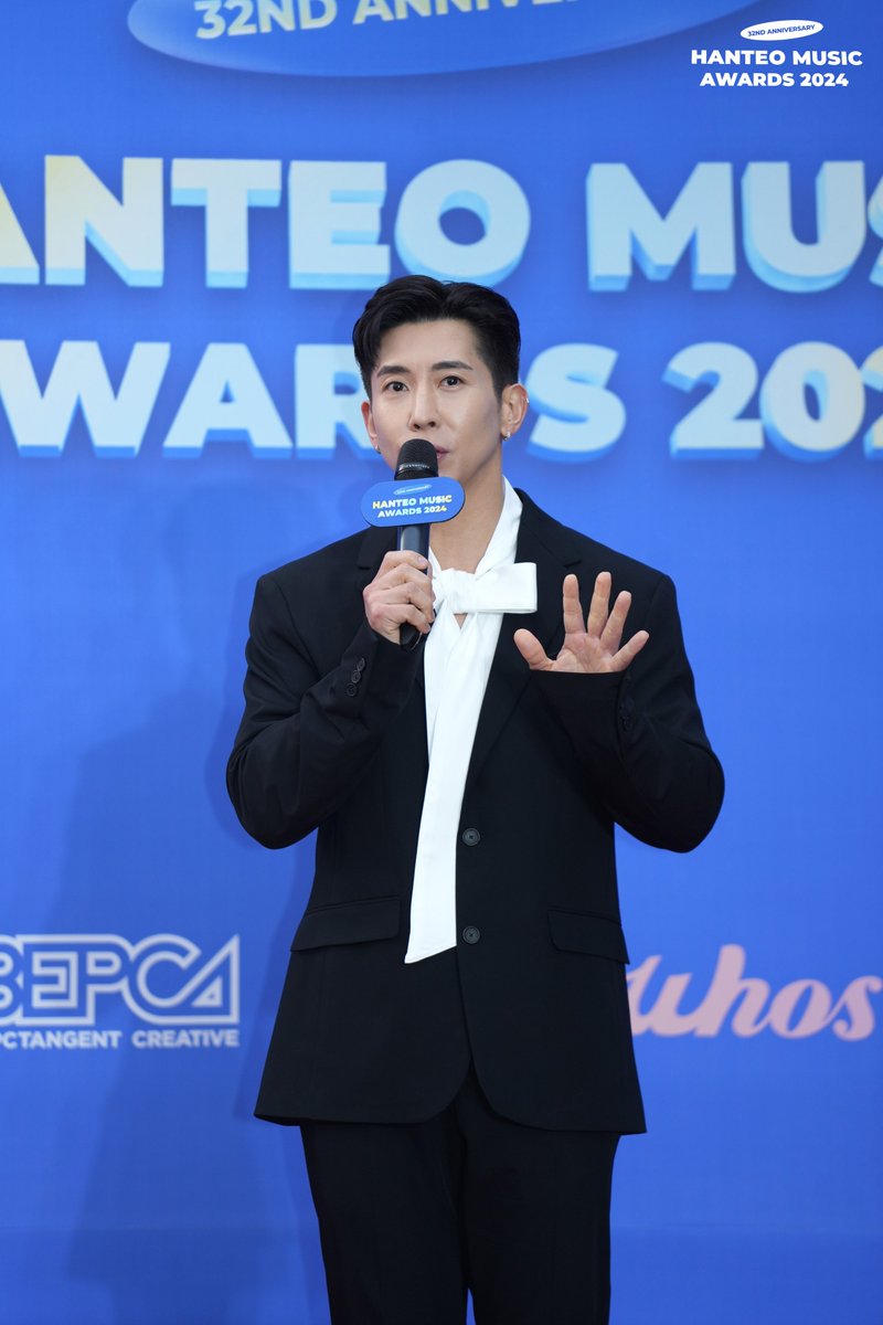 Hanteo_HMAs's tweet photo. 🏆#32주년한터뮤직어워즈2024

📸Behind - Red Carpet

#브라이언 #Brian

#한터뮤직어워즈
#HanteoMusicAwards
#HMA2024 https://t.co/ykP8CIrq3W