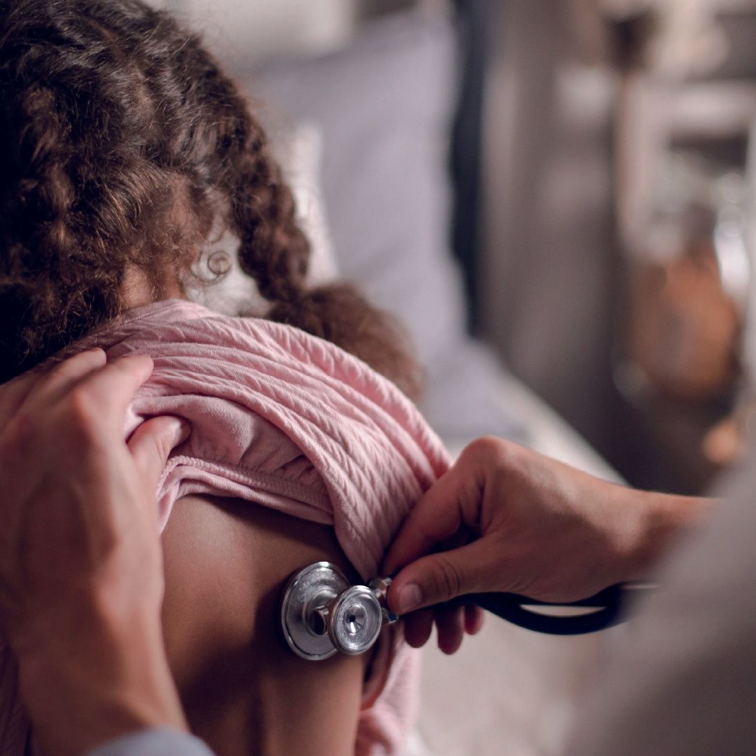 Hoy conmemoramos el Día Internacional del Cáncer Infantil, una fecha para darvisibilidad a los pequeños héroes que luchan cada día con valentía y esperanza. ¡Por un futuro lleno de salud, fuerza y sonrisas para todos! 😁 
⁠⁠
#protegiendolasmiradasdelfuturo