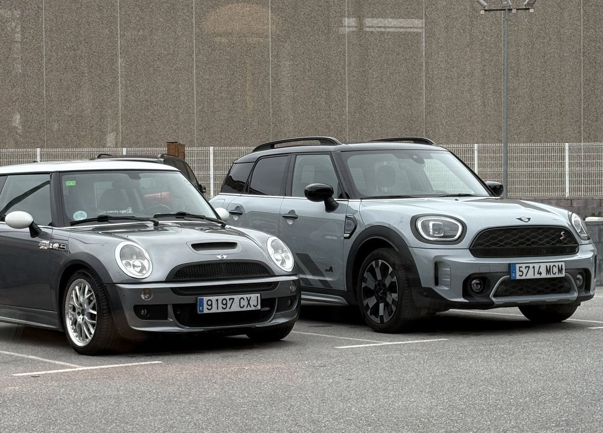 thecomminity's tweet image. Like si tú también aparcas siempre al lado de otro MINI. 

Eso se llama #orgullodeMini