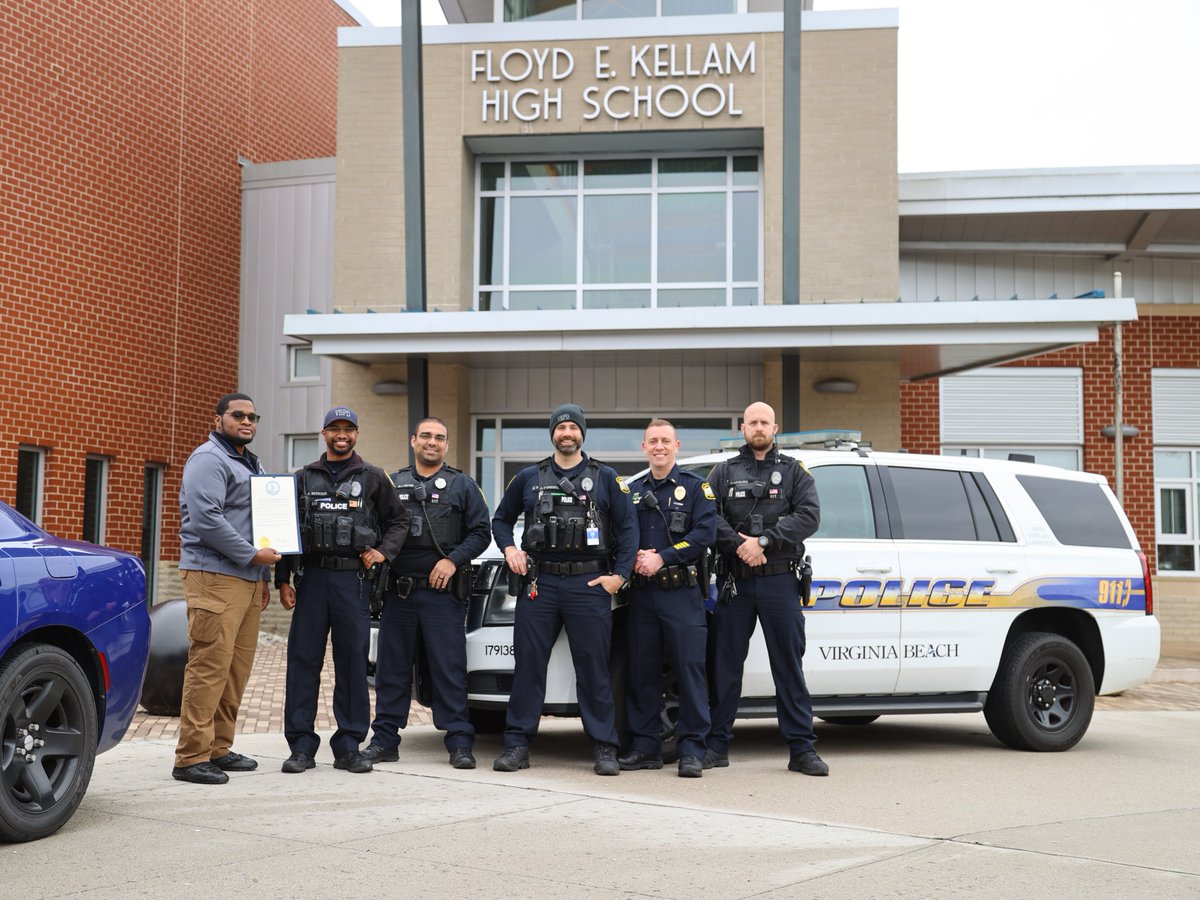 Thank you, #VBPD School Resource Officers for your dedicated service to the students and staff of #VirginiaBeach!

#SROAppreciationDay #SRO #VirginiaBeach #VBSchools #SafeSchools #VA