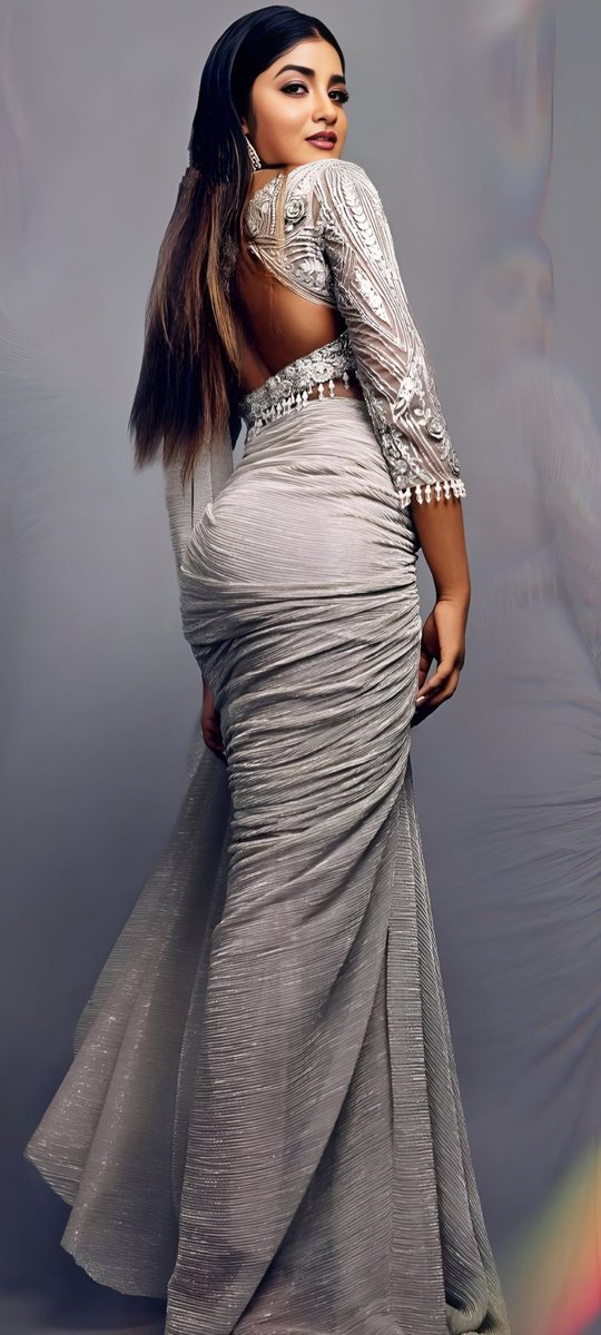 PenduDotCom_'s tweet image. #StarManSpecial #BackPose
#SakshiMalik
#WamiqaGabbi
#KritiSanon 
#dimplehayathi