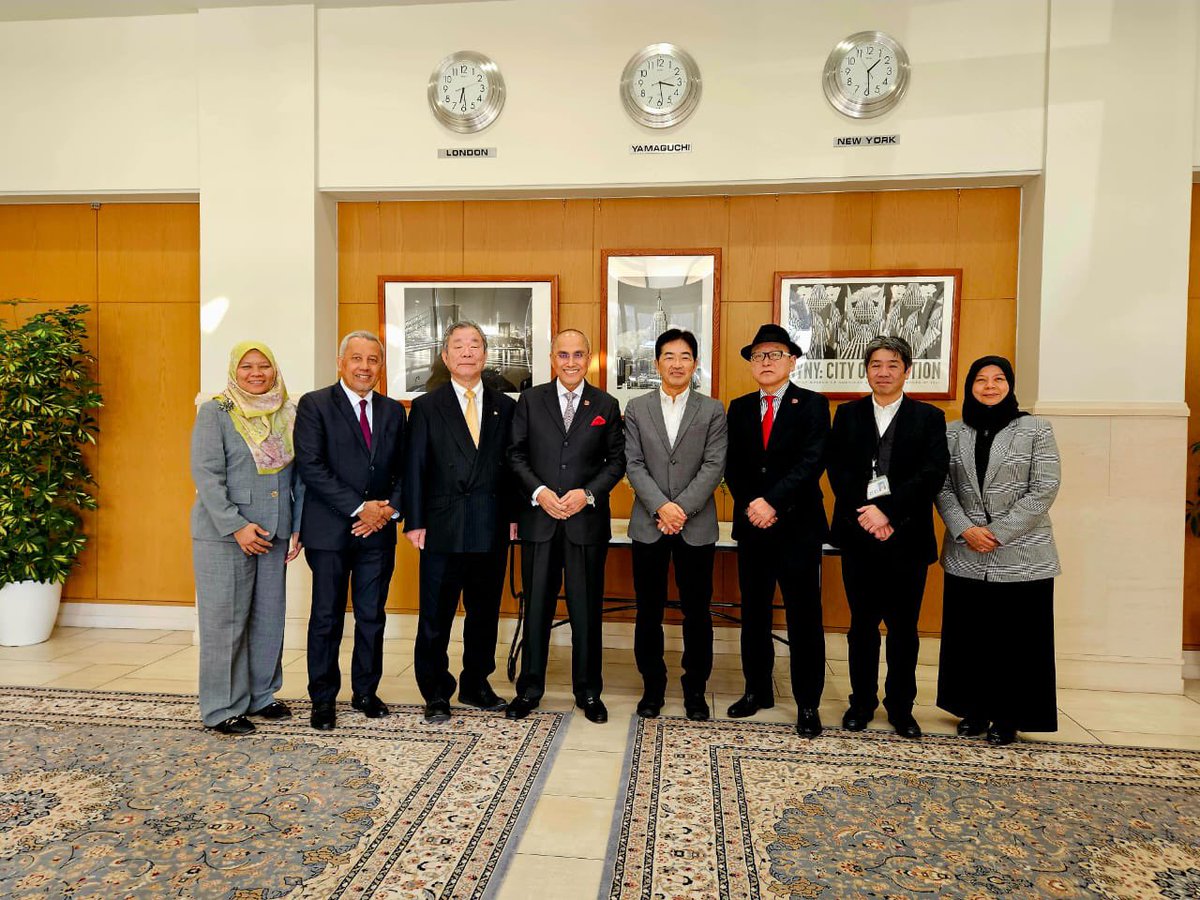 Mohd Shukri Ab Yajid (@mohdshukriyajid) on Twitter photo Visited Uniqlo headquarters in Yamaguchi Japan. Having discussion with Mr Naoki Otoma, Group Executive Officer for GU.
Sharing experiences & expertise for sustainability efforts and talents. Thanks for the warm hospitality. <a href="/MSUmalaysia/">๐บ MSU Malaysia</a> #MSUsdg <a href="/MSUGlobalAffair/">MSU Global Affairs</a> Visited Uniqlo headquarters in Yamaguchi Japan. Having discussion with Mr Naoki Otoma, Group Executive Officer for GU.
Sharing experiences & expertise for sustainability efforts and talents. Thanks for the warm hospitality. <a href="/MSUmalaysia/">๐บ MSU Malaysia</a> #MSUsdg <a href="/MSUGlobalAffair/">MSU Global Affairs</a>