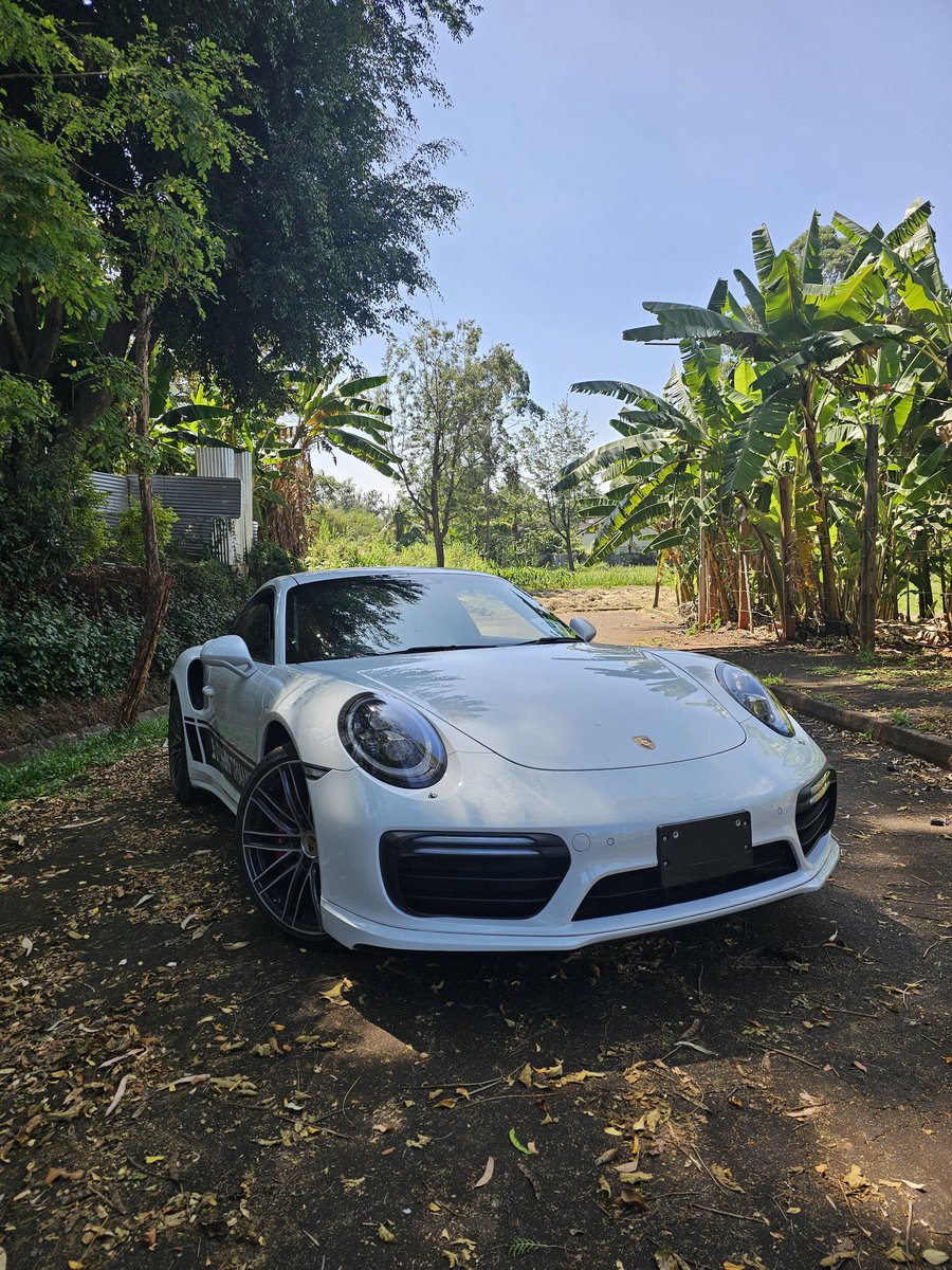 Kalasinga_'s tweet photo. Trust me when I tell you a Mark X is still faster than this.

It just needs 350 kms to prove it. https://t.co/S46MdLsKz8