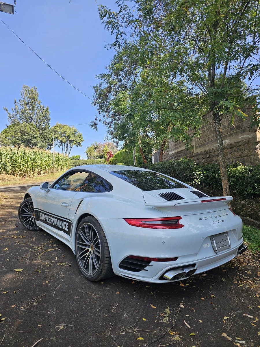 Kalasinga_'s tweet photo. Trust me when I tell you a Mark X is still faster than this.

It just needs 350 kms to prove it. https://t.co/S46MdLsKz8