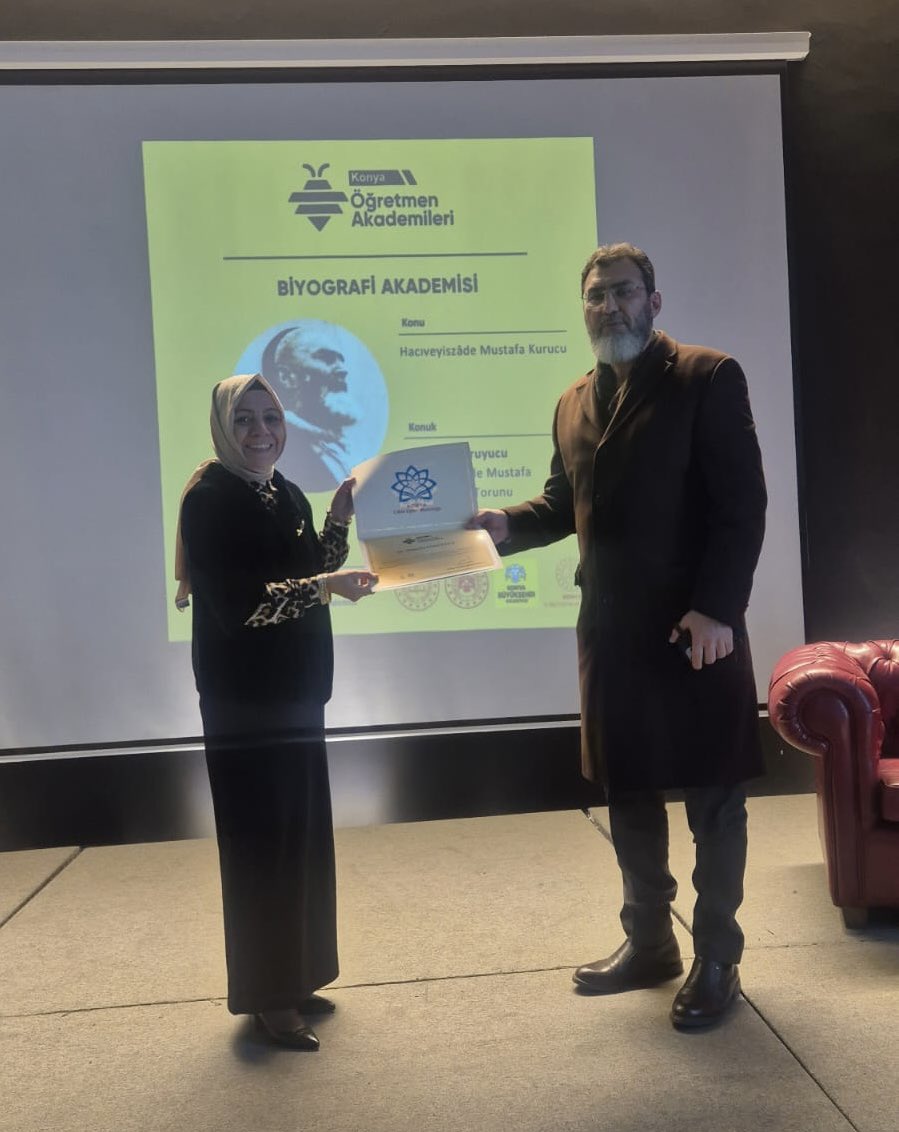 Konya Öğretmen Akademileri

Biyografi Akademisinde bu hafta öğretmenlerimizle bir araya gelen  Hacıveyiszâde Mustafa Kurucu’nun torunu Mustafa Koruyucu, Konya'nın manevi mimarlarından ve iz bırakan şahsiyetlerinden biri olan dedesi merhum Hacıveyiszâde Mustafa Kurucu hakkında