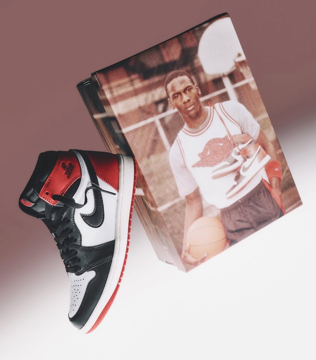 SNKR_TWITR tweet media