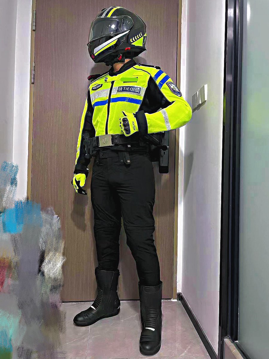 #1M 👮‍♂️