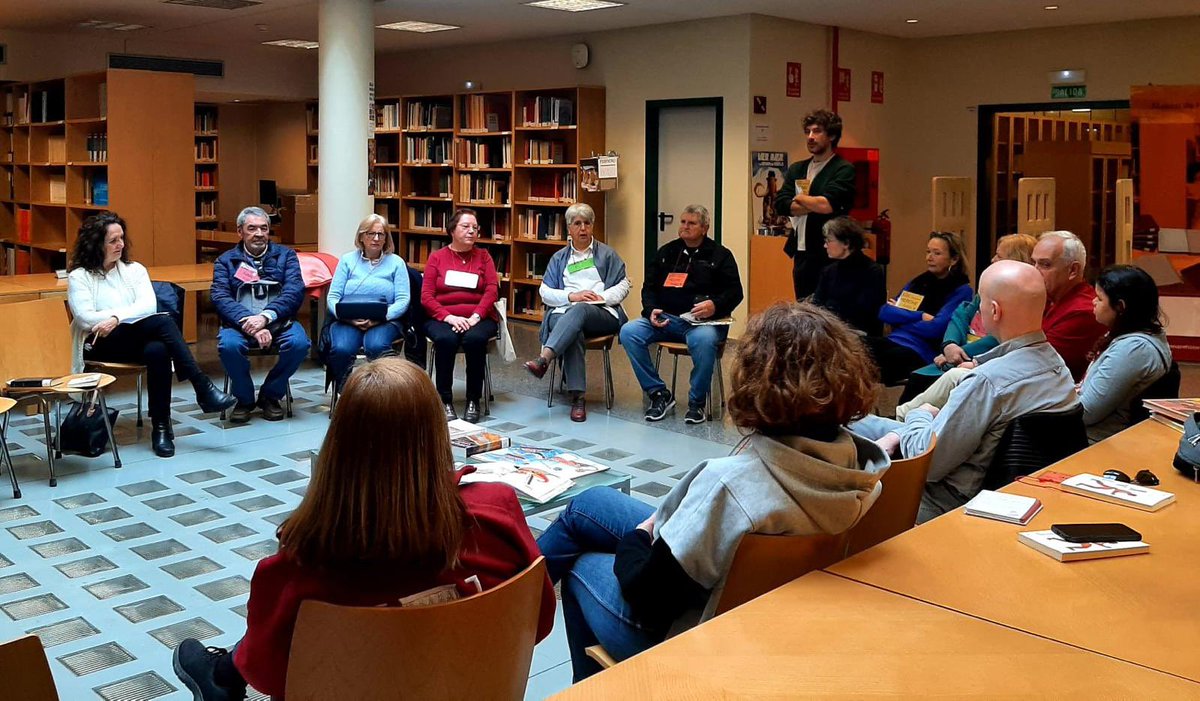 🏹 📖 Recentment acabàvem #ElSilbidoDelArquero de la gran <a href="/irenevalmore/">Irene Vallejo</a> en el #ClubDeLectura del #ProjecteBarri

Meravellosa novel·la plena de mites I aventures que hem disfrutat junt amb els amics de <a href="/FAGAVALENCIA/">FAGA VALENCIA</a> <a href="/CruzRojaVLC/">Cruz Roja en Valencia</a> <a href="/ALCEEpilepsia/">ALCE Epilepsia</a> i #UPCiutatVella <a href="/univ_po_pu_lar/">Universitat Popular València</a> 🤗
