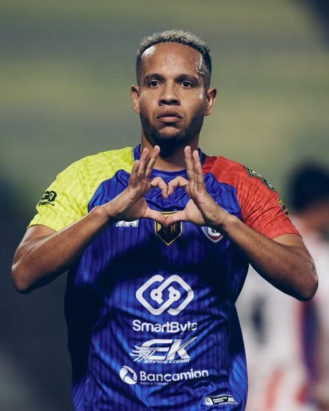 cronometro21's tweet photo. #Futbolvenezolano el equipo de la @UCVFCOFICIAL  venció 😆👏👏 a @EstuDeMerida 2-1 con goles de los #colombianos  Juan Camilo Zapata y Cuesta 
#ucevistas https://t.co/0G6KaadmfD