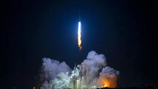 estelsiplanetes's tweet photo. Jeff Bezos acomiada el 10% de la plantilla de la seva empresa aeroespacial Blue Origin.
Són 1.000 persones que sortiran de la companyia, i les raons són les típiques en el cas de les corporacions que creixen massa de pressa: complexitat, burocràcia i forces posicions no productives.
https://t.co/SBRYt5KLp3