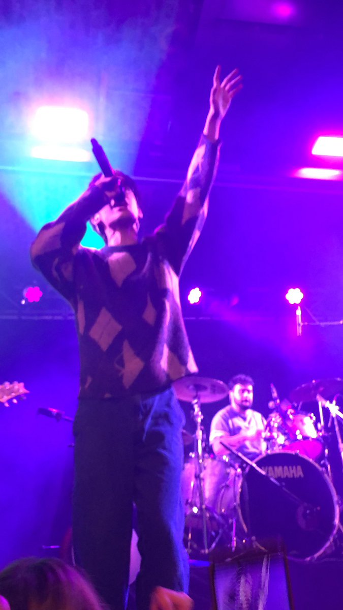 emzvyy's tweet photo. went to a mico concert! this was amazing :D https://t.co/w53XGR1qJa