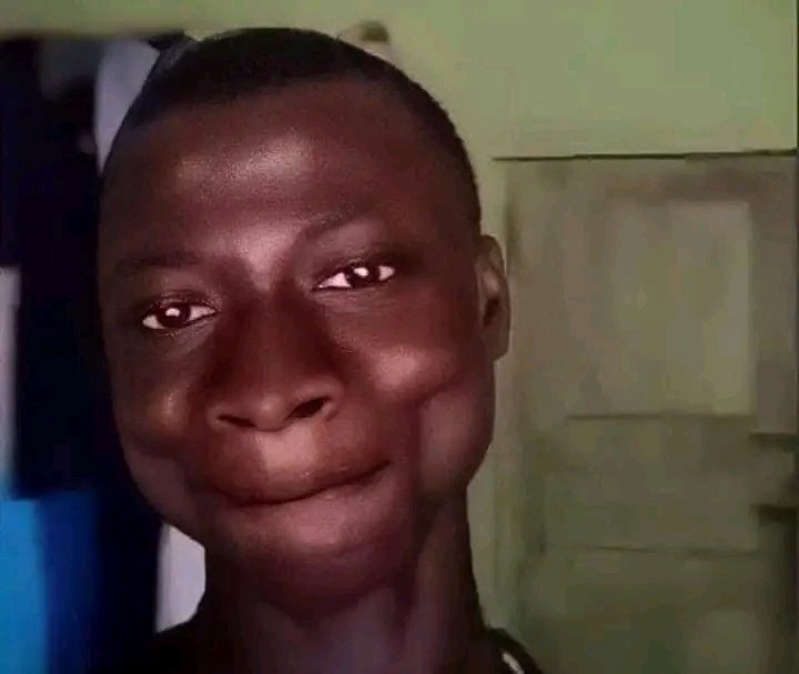 WelcomeMudau's tweet photo. @GodPenuel He will soon Malima him https://t.co/x9voxhQjue