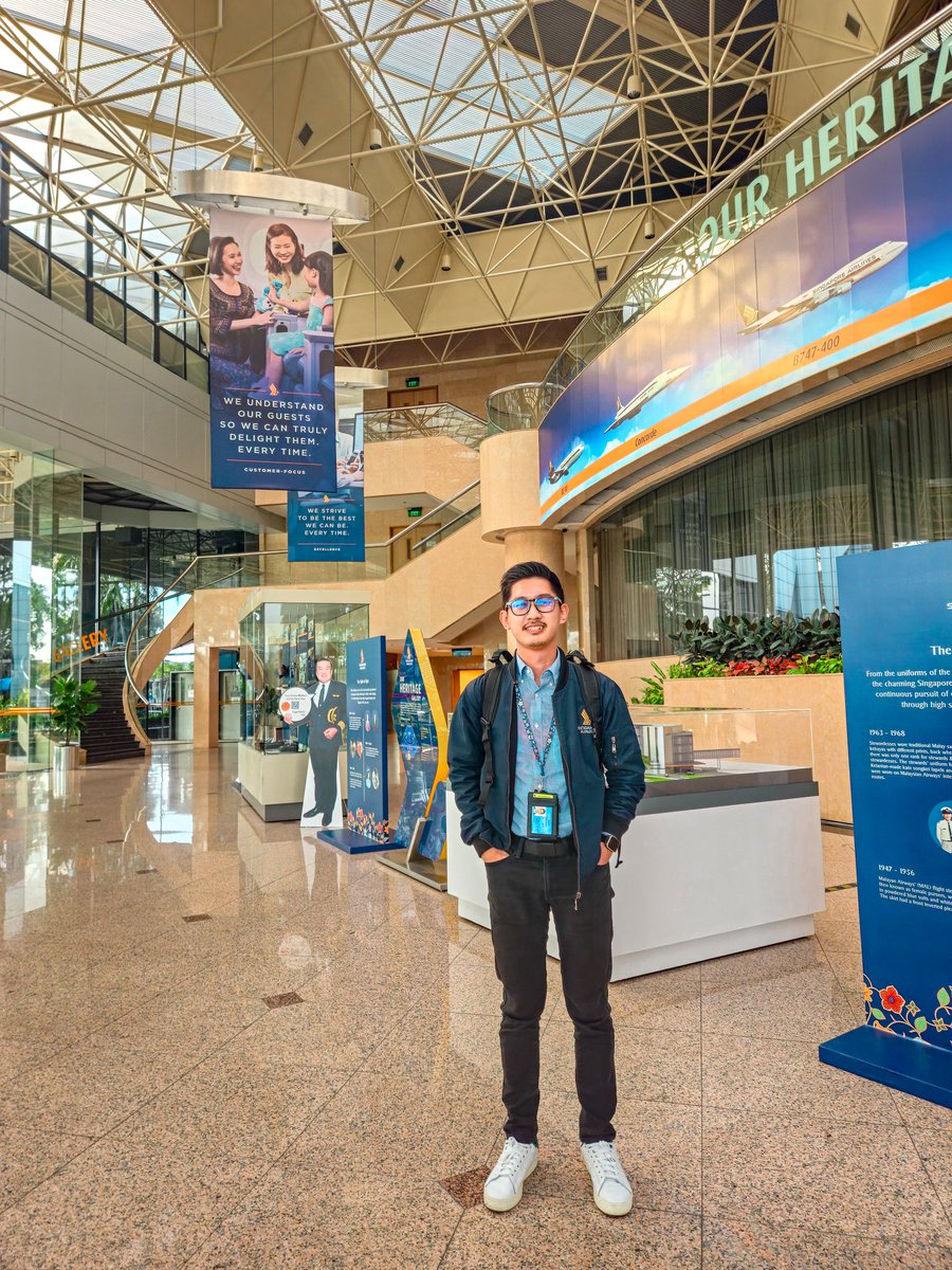 takahiroshin16's tweet photo. 7th Year of Service and still counting.
#SingaporeAirlines #FlySQ https://t.co/DDHlY0Lbch