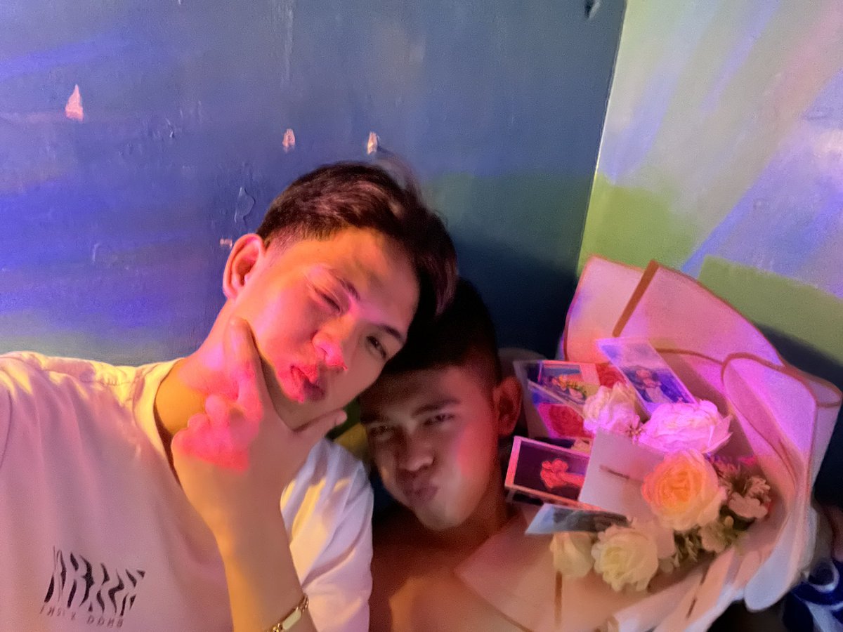 MiloxoliM_'s tweet photo. He deserves all the effort and love. ILY ALWAYS 💙🤍 #ValentinesDay https://t.co/va2vBxFo73
