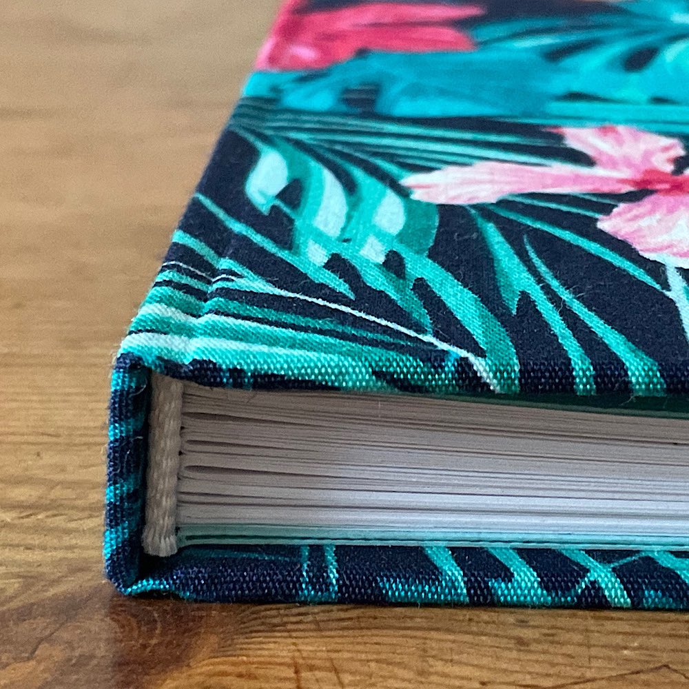 Good morning <a href="/UKGiftHour/">UKGiftAM</a> I think a few tropical colours are needed this morning to lift the grey skies. Filled with lined paper this handmade notebook is ready to post from The British Craft House <a href="/BritishCrafting/">BritishCraftHouse</a> 
#UKGiftHour #shopindie #saturdaymorning 

thebritishcrafthouse.co.uk/product/tropic…