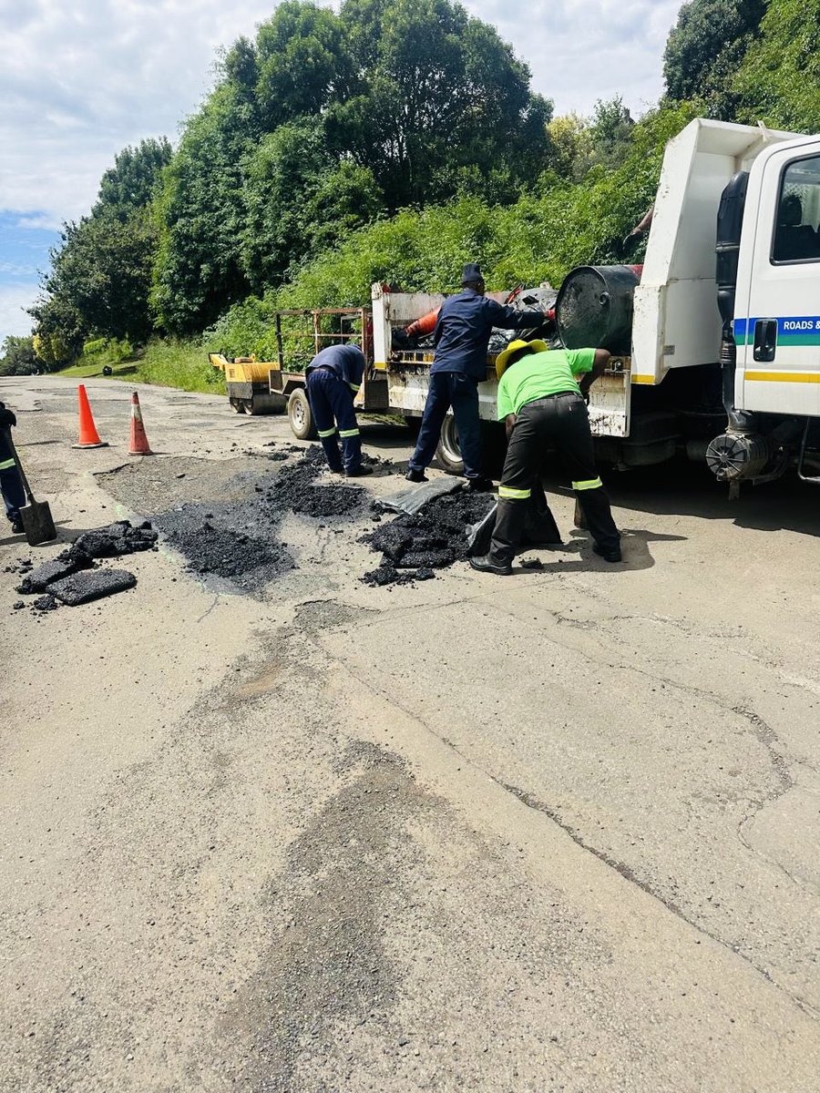 Our_DA's tweet image. 🚧💙 Under DA leadership, uMngeni Municipality is delivering real results! The municipality is ensuring roads are repaired, potholes fixed, stormwater drains unclogged &amp;amp; kerbs cleared. Service delivery that puts residents first! #MakingProgressTogether
#DAgetsThingsDone