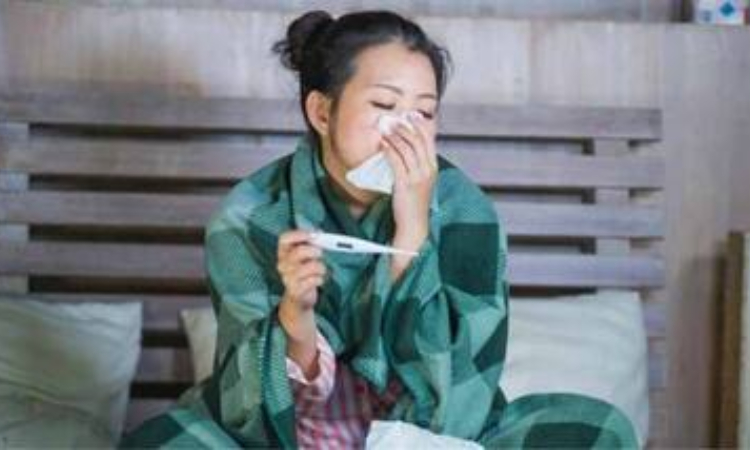 apnlivehindi's tweet image. मौसम बदलते ही क्यों बढ़ जाता है जुकाम? जानिए वजह और बचाव के उपाय apnnews.in/top-news/healt… 
#weatherchange #coldcough #allergy #infection