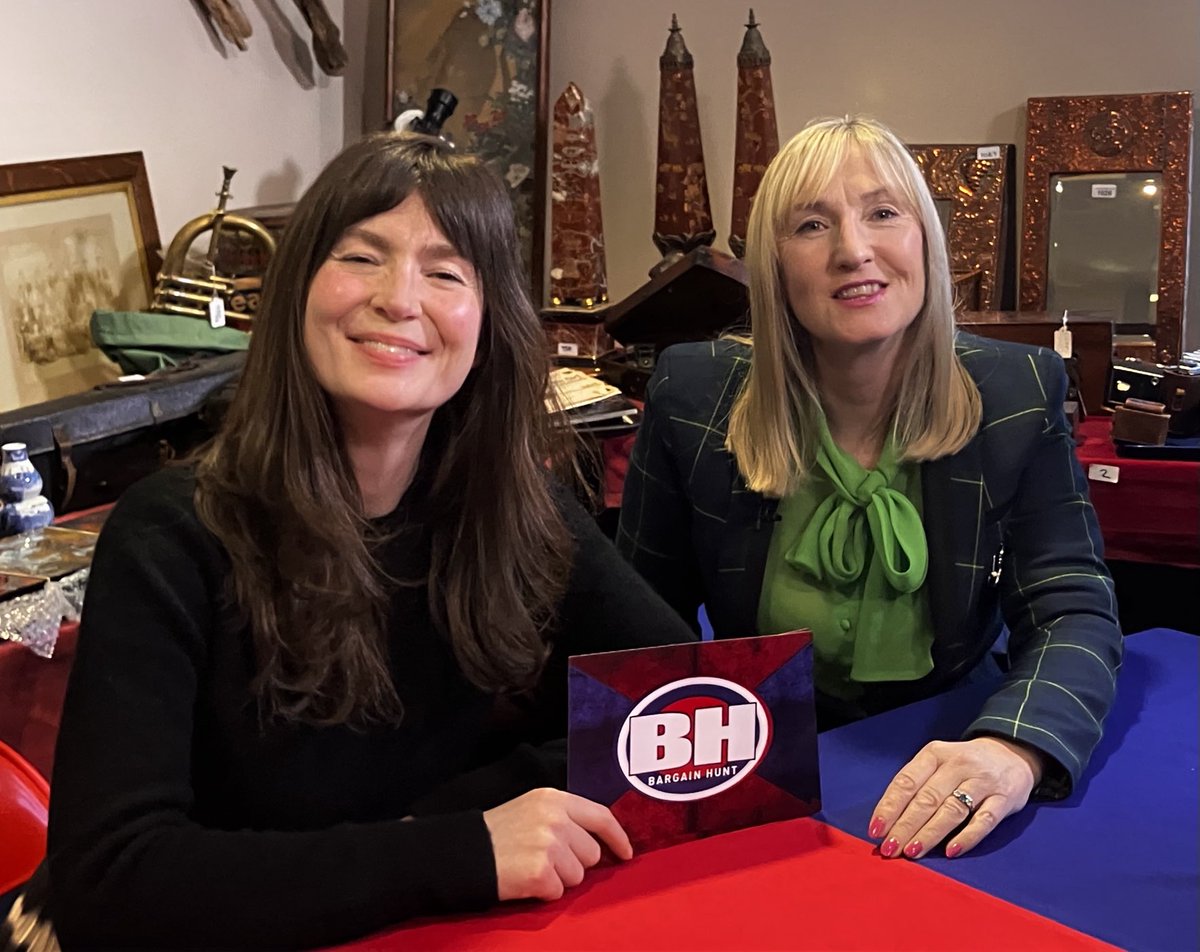 hawley_caroline's tweet image. Good morning everyone! We’re delighted to welcome ⁦⁦@natasharadio⁩ @RooIrvine⁩ , ⁦@DavidHarperTV⁩ and the the wonderful ⁦@BBCBargainHunt⁩ team to Beverley Racecourse #Hawleys #excitingtimes