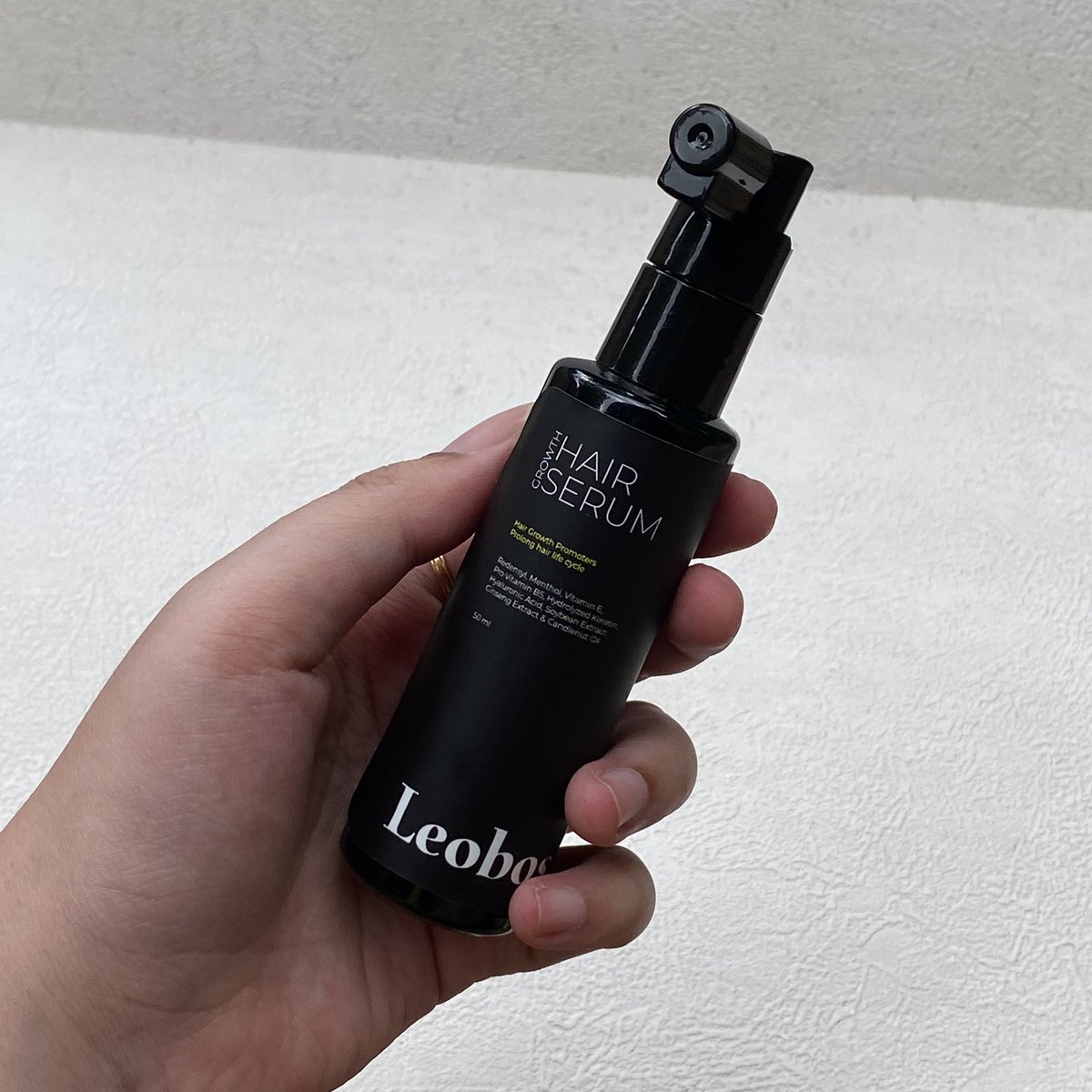 dikeyranjang's tweet photo. di usia yang udah di kepala dua ini kalo ga stres ya STRES BGT🥰

stress = rambut rontok... bikin kepala jadi botak, akhirnya aku cobain serum rambut baru, dan dari brand lokal😋💕 hasilnya? ajib bgt!

#awinareview https://t.co/JIOZhJ8Dso