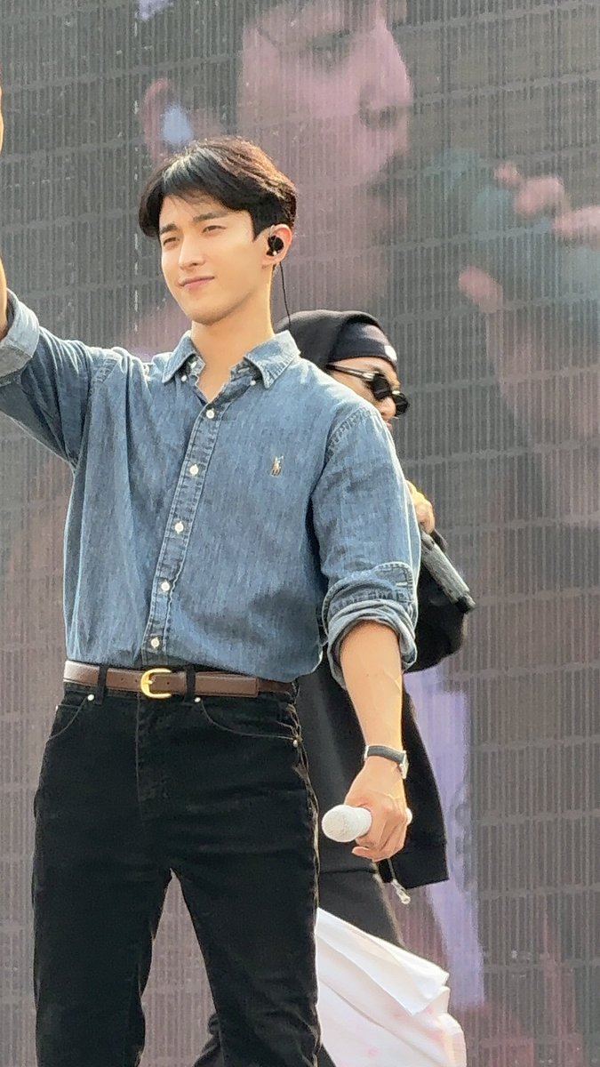 this is not dokyeom this is DIKA