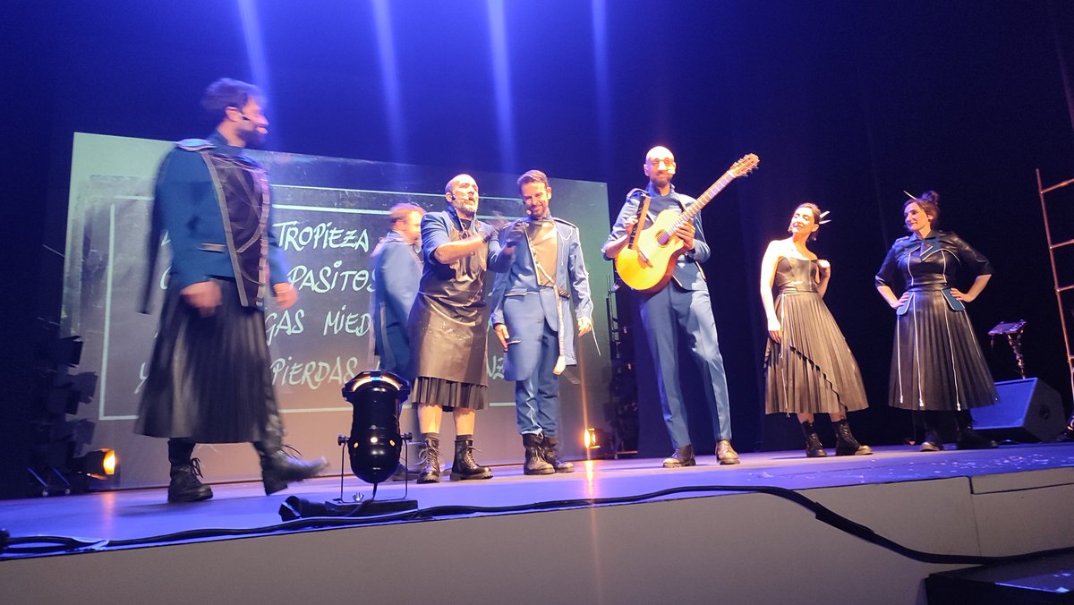 No soy yo muy de "Impro", aunque no se puede negar el talento de esta gente... "El que tropieza no cae", anoche, en <a href="/casa_delasartes/">Casa de las Artes</a>