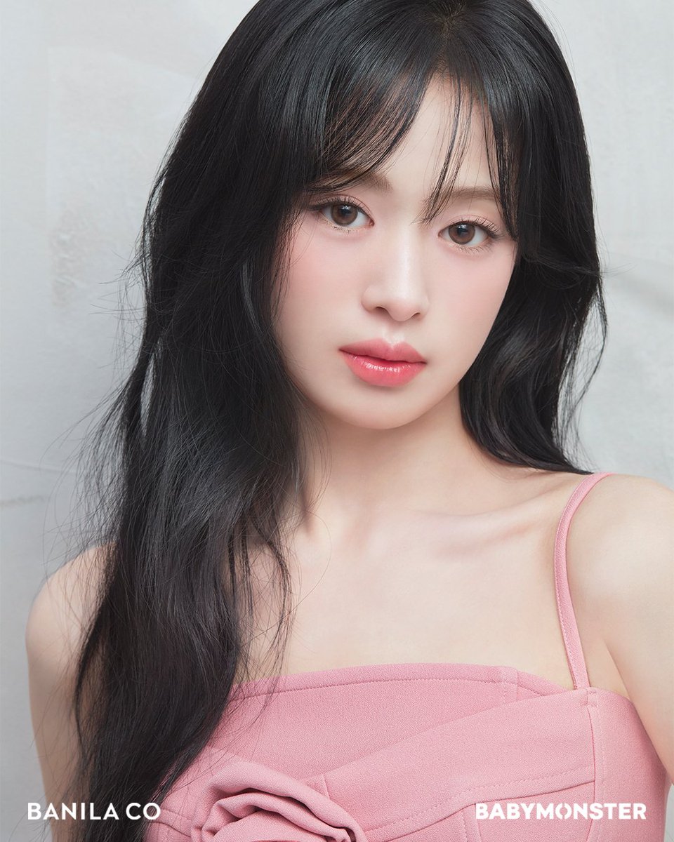 𝐁𝐀𝐍𝐈𝐋𝐀 𝐂𝐎 × 𝗕𝗔𝗕𝗬𝗠𝗢𝗡𝗦𝗧𝗘𝗥​

바코는 베이비몬스터 화보만 봐도​
억만장자가 된 기분이잖아 〰 😎✨​

아사 &amp; 아현 NEW 화보 !​
공개하고 싶은 거 꾸욱 참느라 넘넘 힘들었어요 .. ♡.•*∴​

<a href="/YGBABYMONSTER_/">BABYMONSTER</a>​
#BANILACO #BbyBANILA ​
#바닐라코 #비바이바닐라 ​
#BABYMONSTER