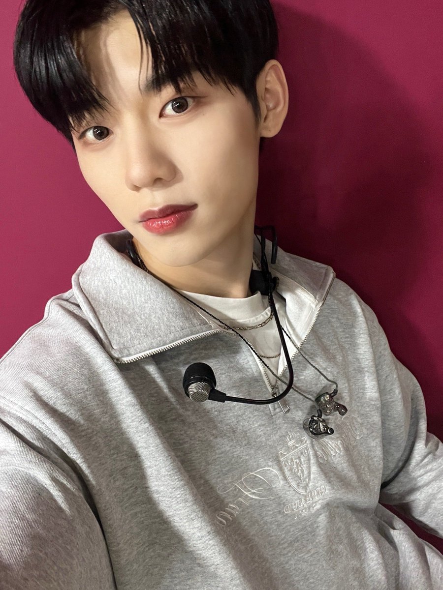 음악중심 끝!!
역시 엔브들 응원 최고다ㅎㅎ 항상 고마워

#EVNNE #이븐 #이정현 #LEEJEONGHYEON