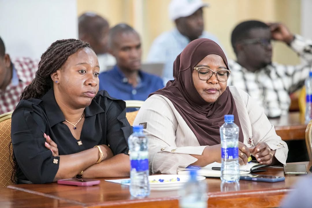 Uhondo TV (@uhondotv) on Twitter photo Idara ya Bima za Mali na Ajali <a href="/nic_tanzania/">NIC INSURANCE</a> imeendela kutoa mafunzo kwa watumishi wake kwa lengo la kuboresha utoaji wa huduma kwa wateja kuanzia hatua ya uandikishaji bima na namna ya kushunghulikia madai ya bima. Idara ya Bima za Mali na Ajali <a href="/nic_tanzania/">NIC INSURANCE</a> imeendela kutoa mafunzo kwa watumishi wake kwa lengo la kuboresha utoaji wa huduma kwa wateja kuanzia hatua ya uandikishaji bima na namna ya kushunghulikia madai ya bima.