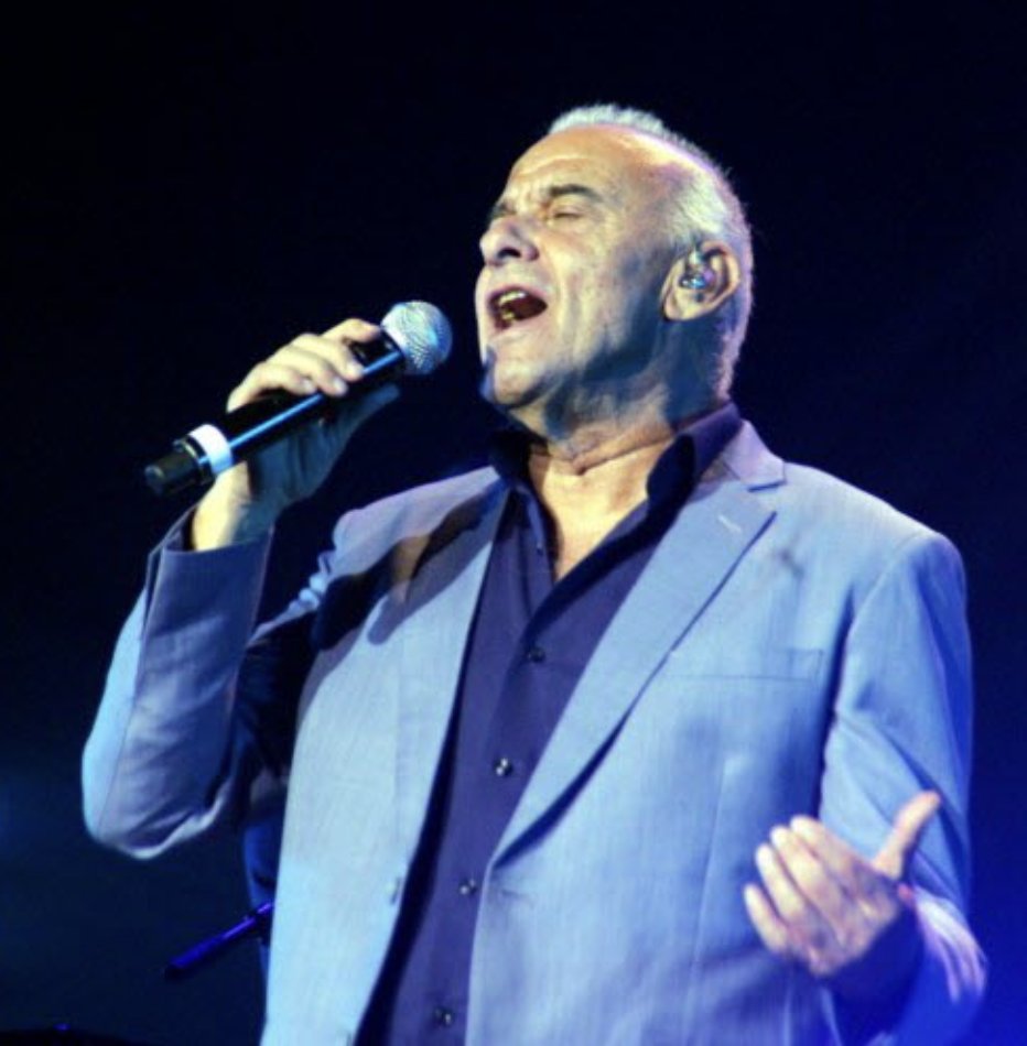 Depuis 60 ans qu’il met le Big Bazar, Michel Fugain n’a de cesse de nous étonner. Thibaud Defever, alias Presque Oui, oscille entre humour et tendresse. Retrouvez-les dans « On connaît la chanson » ce 15 février à 23 h, puis en podcast : frequenceprotestante.com/nos-animateurs…