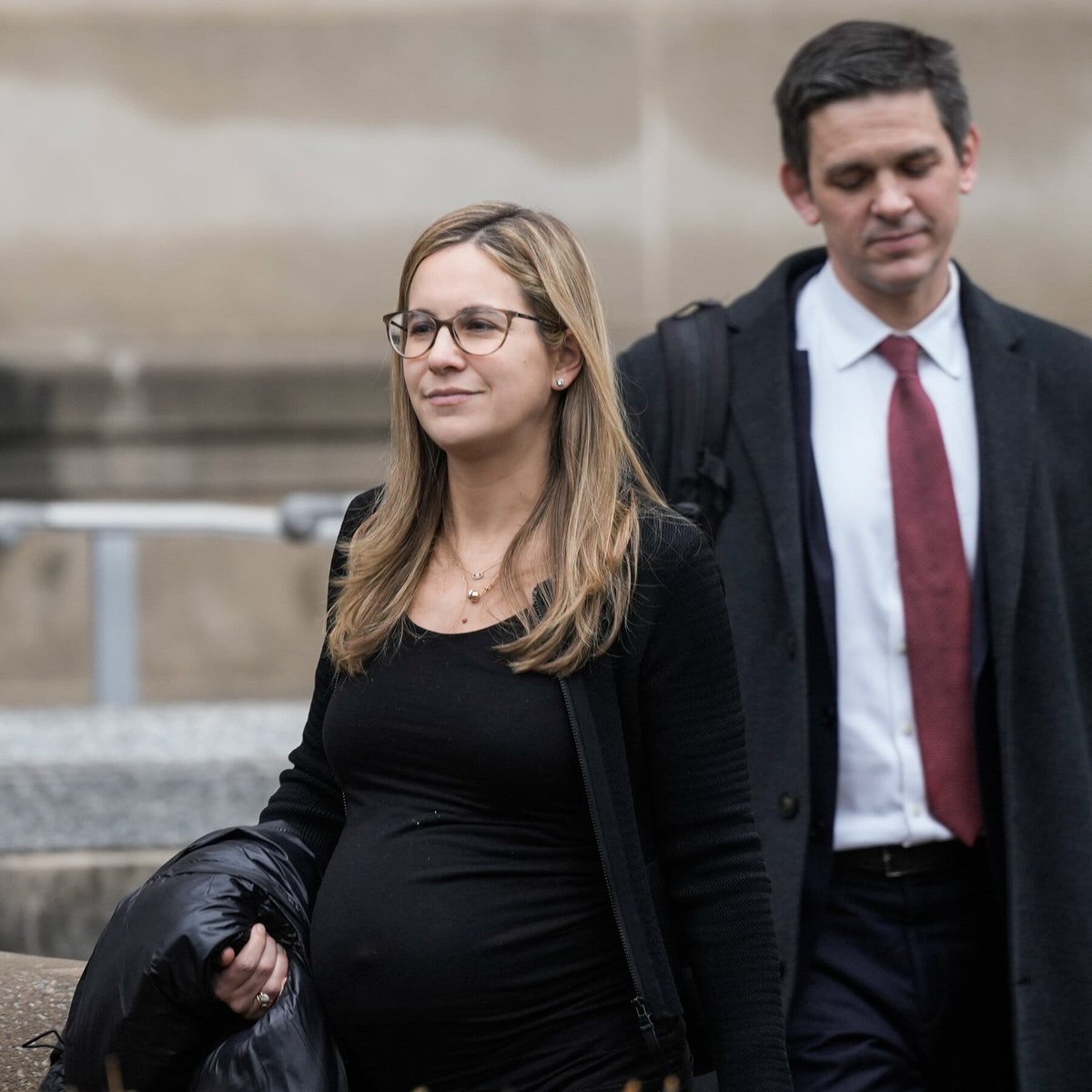 斯科滕在一封措辞严厉的辞职信中写道，任何联邦检察官“都知道，我们的法律和传统不允许利用检察权影响其他公民，更不用说民选官员了”。  他补充道：“如果总统身边没有律师愿意给他这样的建议，那么我估计你最终会找到一个足够愚蠢或足够胆小的人来提出你的动议。但我绝对不 ..., image size:1200x1200