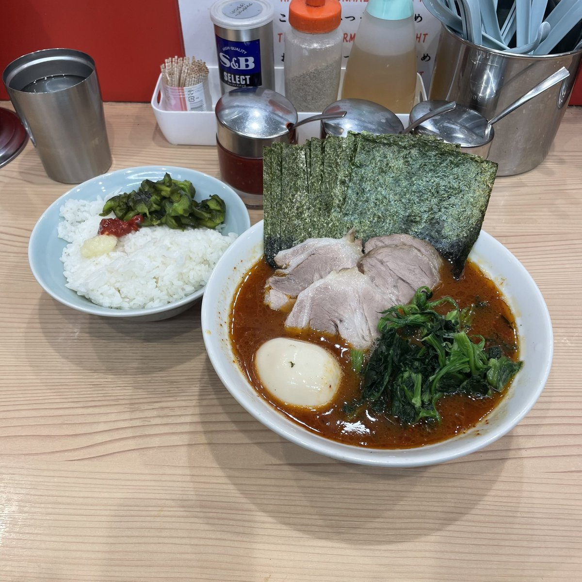 kymskf2's tweet photo. 北里家@上大岡
特製激辛らーめん
#横浜 #上大岡 #ラーメン https://t.co/oAEO2ECoUd