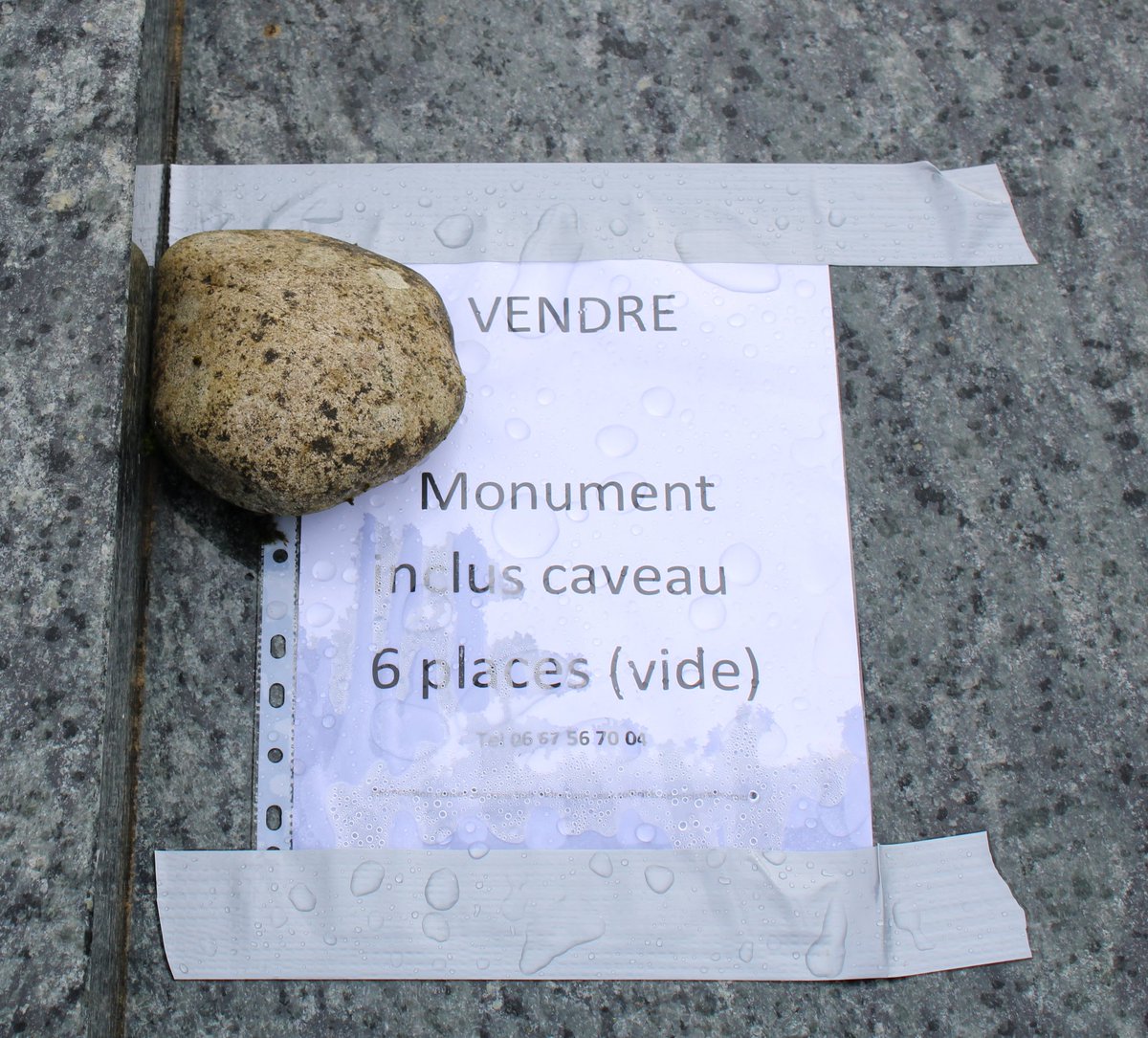 Affaire à saisir. Cimetière d'Uzemain (Vosges). #tombes