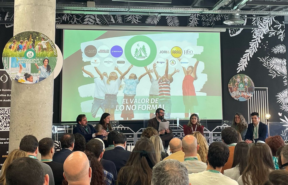 estela_lpez's tweet photo. 🏕️ Un placer participar en la tercera edición del Congreso de @aneacamp donde hemos expuesto el modelo de actividades de tiempo libre de #CyL alejados de las pantallas. 

✅ Nuestra CCAA es un referente en el tiempo libre y cuenta con un sector en auge y profesionalizado. https://t.co/H9TPvpTPzZ