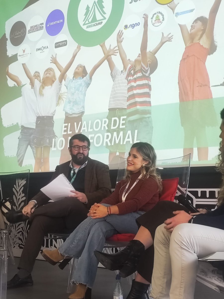 estela_lpez's tweet photo. 🏕️ Un placer participar en la tercera edición del Congreso de @aneacamp donde hemos expuesto el modelo de actividades de tiempo libre de #CyL alejados de las pantallas. 

✅ Nuestra CCAA es un referente en el tiempo libre y cuenta con un sector en auge y profesionalizado. https://t.co/H9TPvpTPzZ