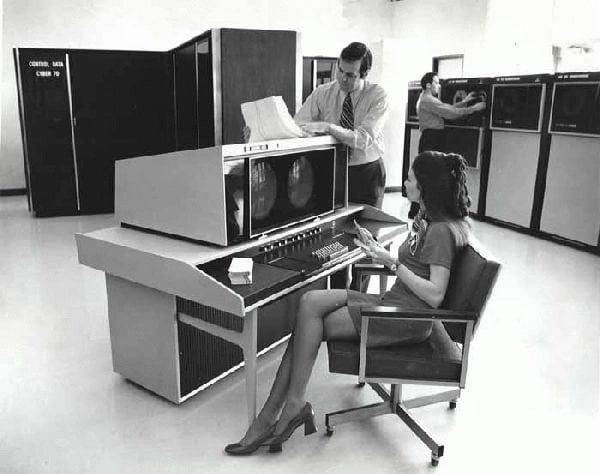 AntonioSLorenzo's tweet photo. El término #LectorBeta es una metáfora literaria del "versión beta" en el desarrollo de software, una fase de prueba avanzada pero no terminada, en la que se libera a un grupo selecto de usuarios para dar retroalimentación sobre errores, usabilidad, etc. https://t.co/Koe4br7olz