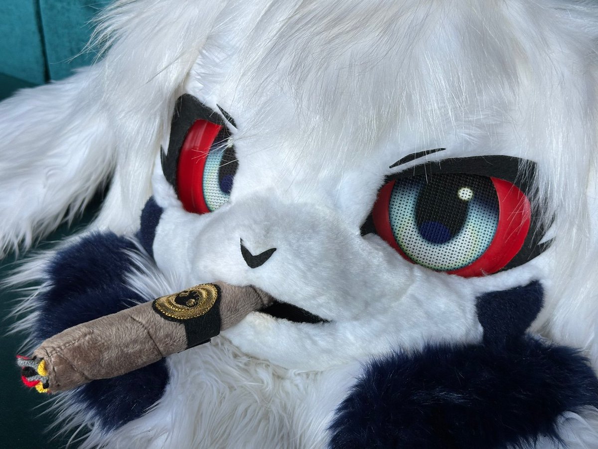 이번 퍼리조아 : 스포츠, The Nest 부스 에서
시가(Cigars) 퍼슈트 소품을 판매합니다!
캐릭터에게 느와르를 첨가해 보세요🚬

관심 있으신 분들 께서는 23일, E3 위치로 와 주시기 바랍니다!