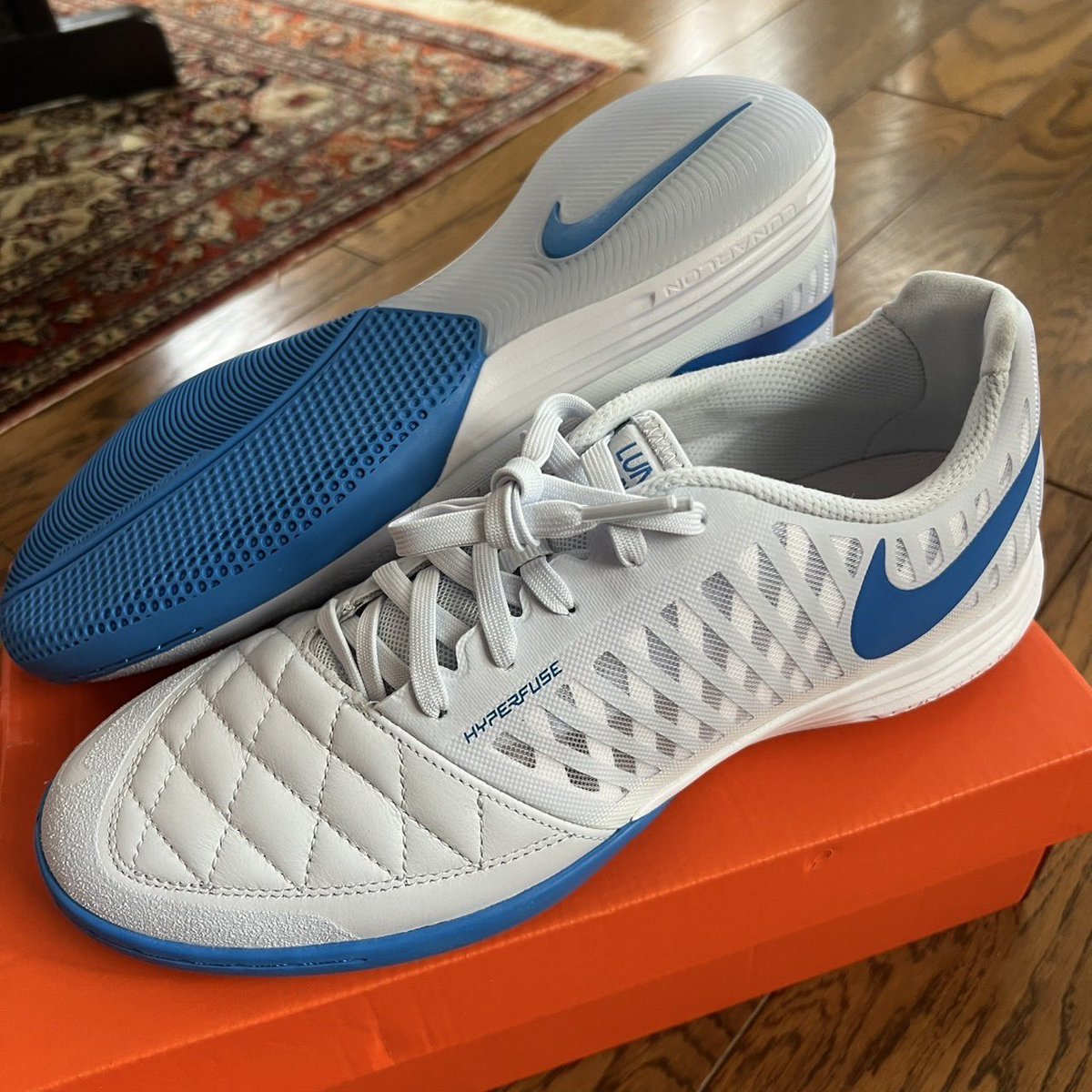 five_futsalshop's tweet photo. 少しだけ入荷⚪️🔵 https://t.co/xyGjoaU2JQ