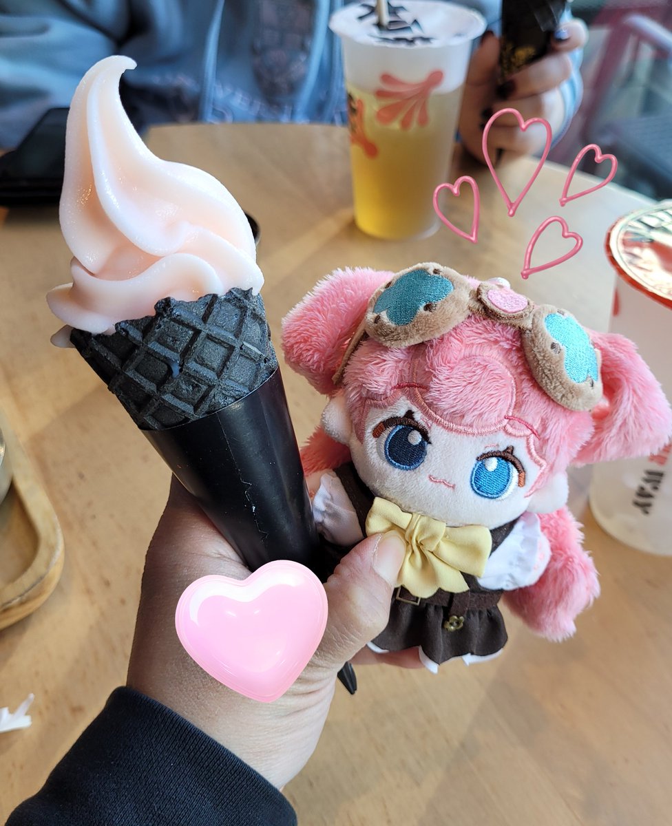 Took starfish iris out for hot pot and ice cream!!!!!! She is SOOOO cute thank you <a href="/kitto_rkgk/">k</a> for the cutest baby 😭💕😭💕😭💕😭💕😭💕😭