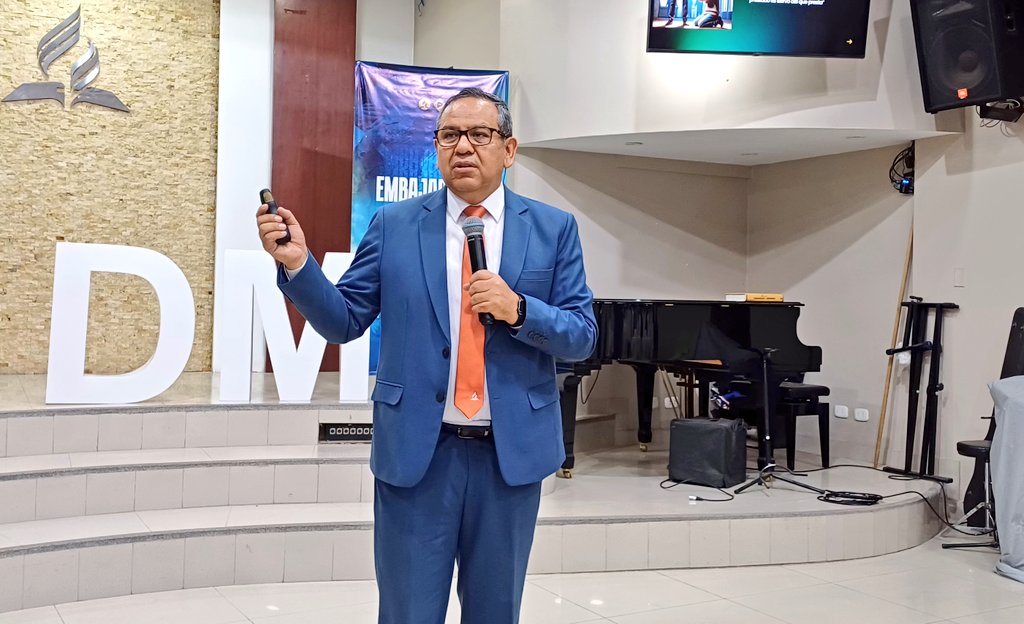 ✨ “En los momentos de crisis es cuando más necesitamos estar cerca de Dios”. 🙏🏽 Dr. Alvaro Masías, Gerente de Tesorería #UPN nos recuerda que la fe y la perseverancia nos levantan. 💪
🙌¡Dios está con nosotros en todo tiempo! 👑 
 #EDM #RID #APCE #Mayordomia