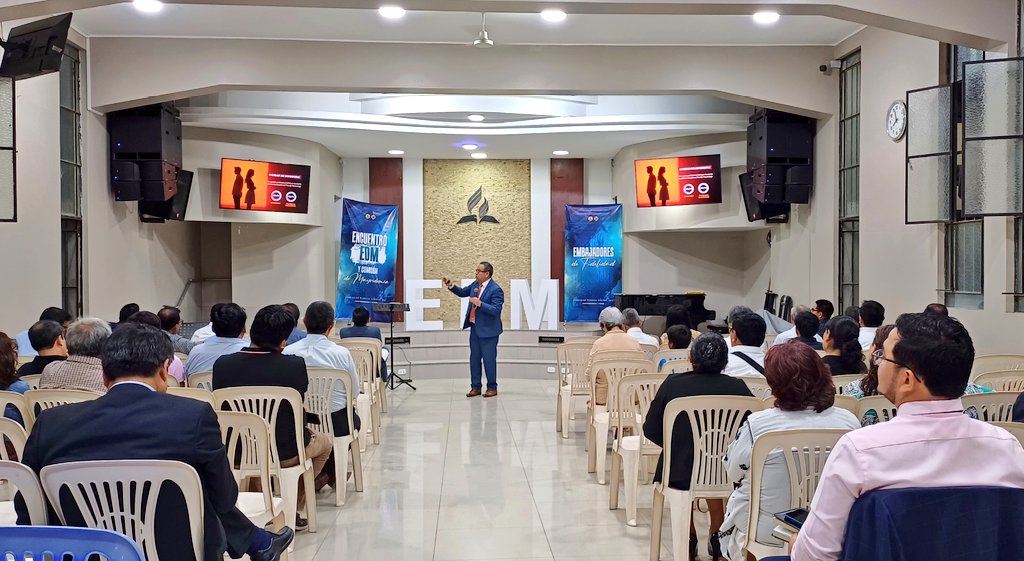 AdventistasAPCE's tweet photo. ✨ “En los momentos de crisis es cuando más necesitamos estar cerca de Dios”. 🙏🏽 Dr. Alvaro Masías, Gerente de Tesorería #UPN nos recuerda que la fe y la perseverancia nos levantan. 💪
🙌¡Dios está con nosotros en todo tiempo! 👑 
 #EDM #RID #APCE #Mayordomia https://t.co/C6xpfyzWMj