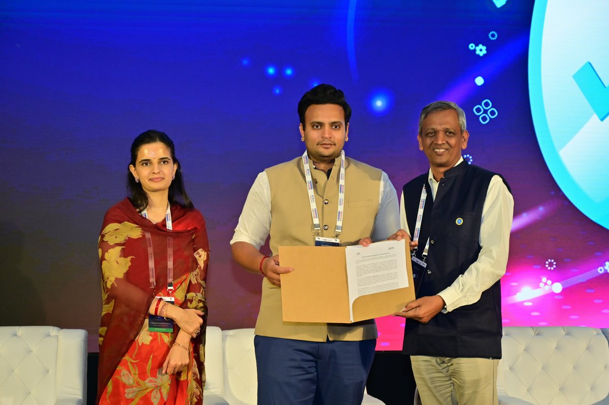 MCyberverse's tweet photo. Cyberverse Foundation and C-DAC (CDACINDIA ) are working together to foster collaboration in cybersecurity initiatives. 

This partnership aims to promote innovation, research, and capacity building in the cybersecurity ecosystem.

#CyberShield2025 https://t.co/KxxeEi1fYc