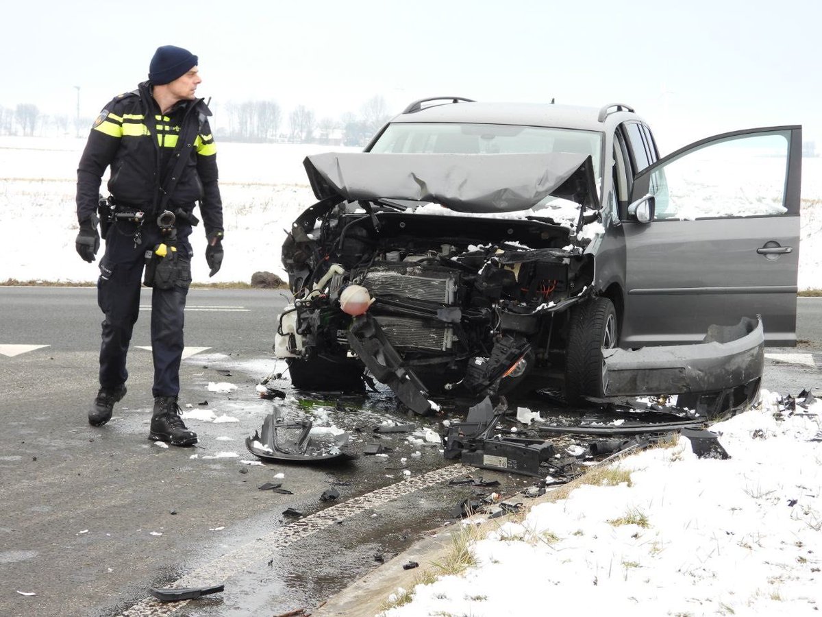Forse schade bij aanrijding in Marrum