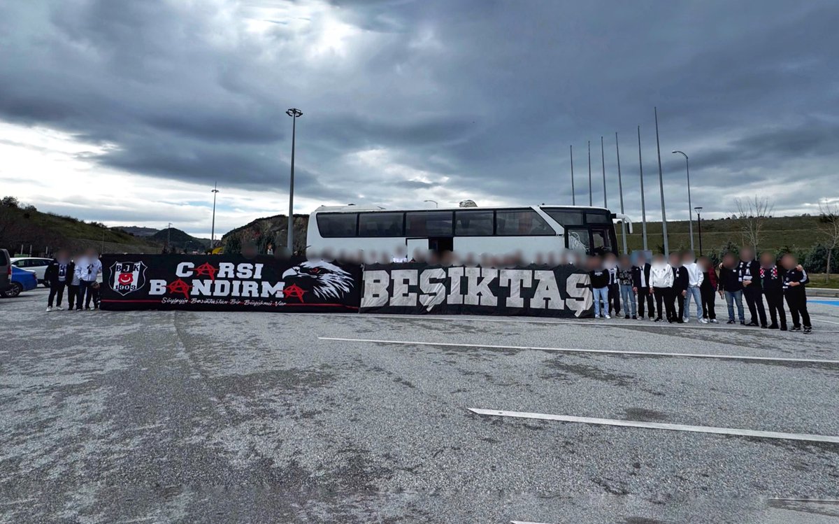 carsi_bursa's tweet photo. YANSIN DÜNYA KALSIN BEŞİKTAŞ
#çArşıBursa
@CARSIBANDIRMA https://t.co/8JnIpryU1a