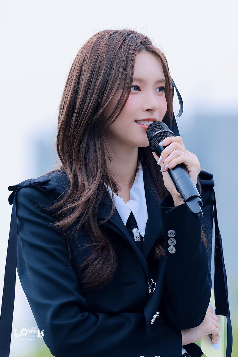 241101 HQ

🎤⭐️

#ILLIT #아일릿 #YUNAH #윤아