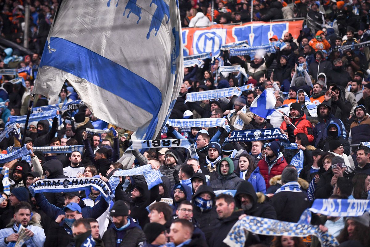 Olympien2613's tweet photo. 🔹L'OM a TOUJOURS joué à guichets fermés cette saison, avec une moyenne de 63 863 supporters par match !

Depuis 2022, l'évolution est nette grâce à Pablo Longoria qui explique depuis longtemps qu'avoir un stade plein, quitte à baisser les prix, est une priorité.

(@franceinfo) https://t.co/iwvTsUbrtc