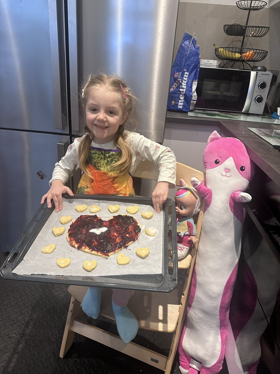CPalaeva's tweet photo. @SouthfieldFS Happy Valentine's Day!

We invite everyone to our cookies) Elizabeth cooked with love) https://t.co/OLiBX5dKXg