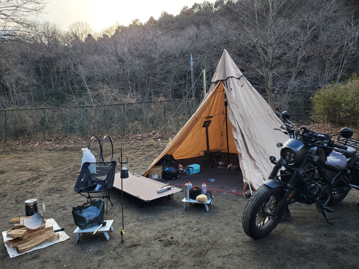 hit_moto's tweet photo. 名前：ひっと
年齢：29
住み：東京
車種：#レブル250 #CL250
好き：ゲーム🎮 アニメ📺 キャンプ⛺
一言：2/15から車(ハスラー)も乗り始めました🚗
元々キャンプはバイクで行ってたけど、今後は車の頻度が上がりそう〜🤣

#バイク乗りとして軽く自己紹介 
#バイク乗りと繋がりたい https://t.co/3oNZRZGsIn