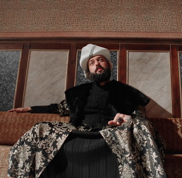 Milyonerde üst üste üç sorunun cevabını doğru bilip babamdan taktir aldıktan sonra yaşadığım güç zehirlenmesi