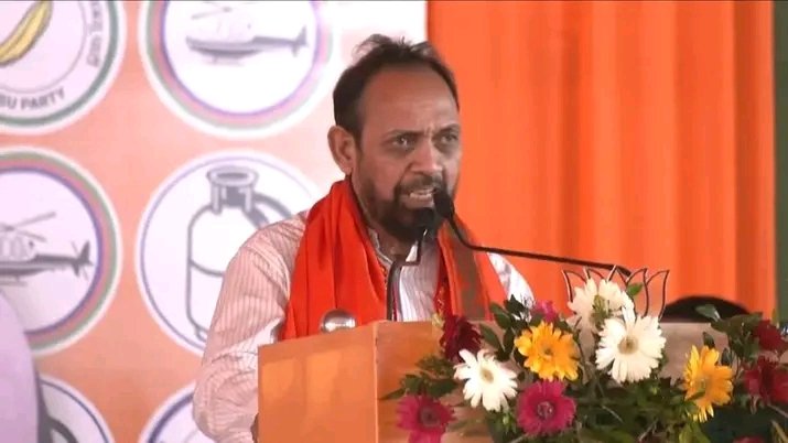 Sandeep Kumar Gupta (@sandeepkr0810) on Twitter photo जमशेदपुर के लोकप्रिय सांसद , बड़े भाई, आदरणीय श्री <a href="/mpbidyutmahato/">Bidyut Baran Mahato</a> जी को जन्मदिन की हार्दिक शुभकामनाएं।
प्रभु श्री राम जी की कृपा हमेशा आप पर बनी रहे। जमशेदपुर के लोकप्रिय सांसद , बड़े भाई, आदरणीय श्री <a href="/mpbidyutmahato/">Bidyut Baran Mahato</a> जी को जन्मदिन की हार्दिक शुभकामनाएं।
प्रभु श्री राम जी की कृपा हमेशा आप पर बनी रहे।