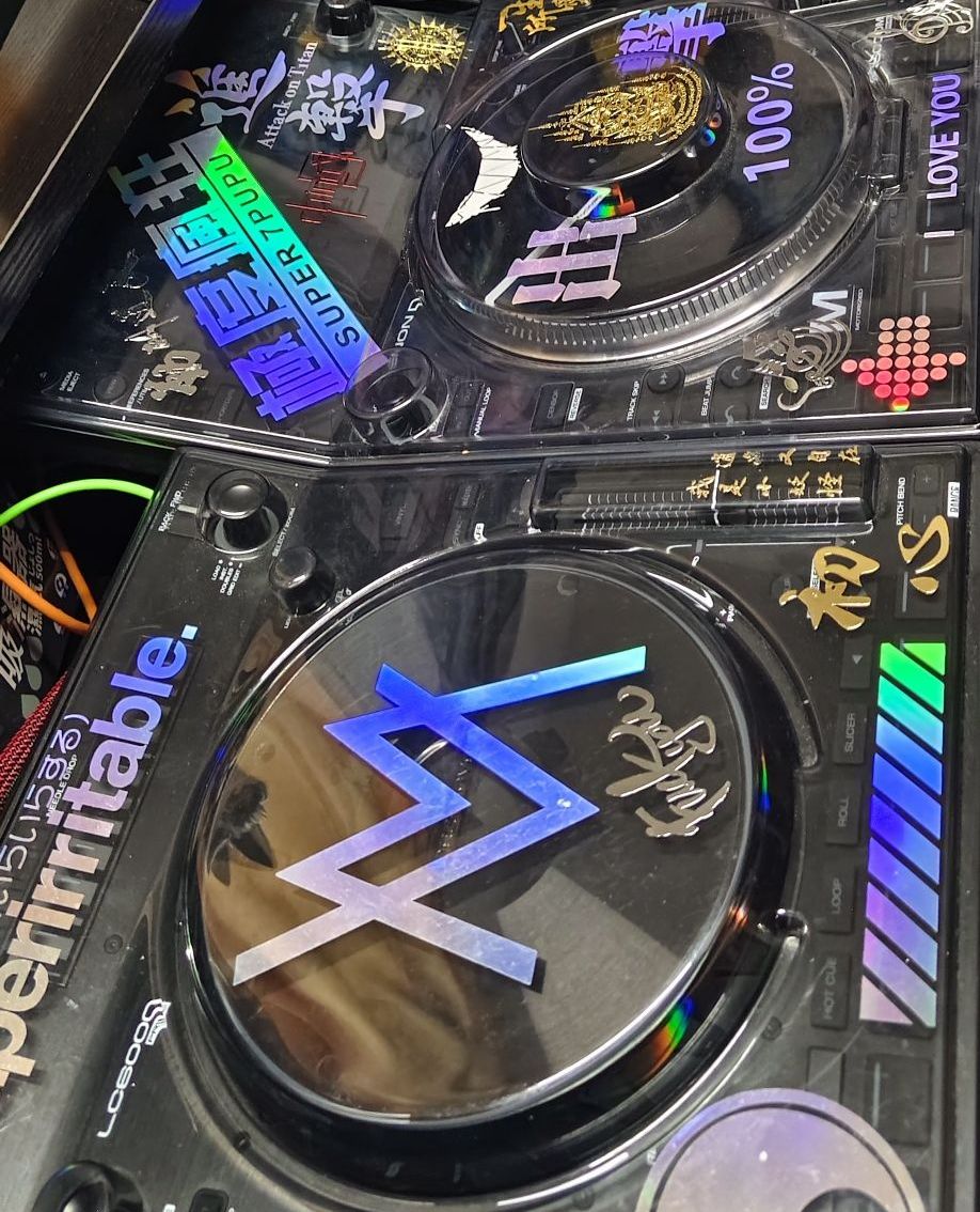 Decksaver's tweet photo. Nice custom Decksaver setup by Chau Fu Weng. 🔥
Lets see your setups! 👀
Drop them down below or send a DM to us 💬
#Decksaver #PioneerDJ #AlphaTheta #DJGear #DJEquipment #DJ #DJSetups #CustomDecksaver #CustomDJgear #DJSetup #DJLife https://t.co/5g7PSR8UCT